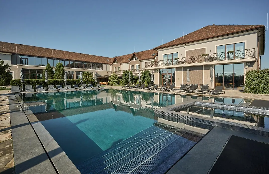 Underhill Resort&Spa-1